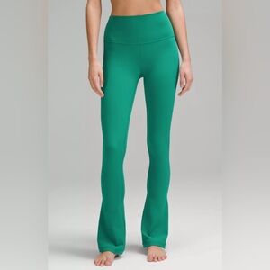 Lululemon high rise mini flare leggings in a size four